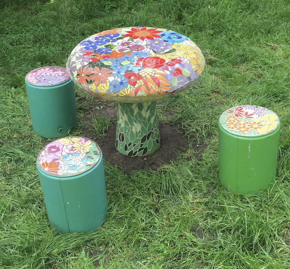 Parkinson_Sonja_ Floral table_2017_ 70cm x 65cm _Mosaic Banyule Open Studios